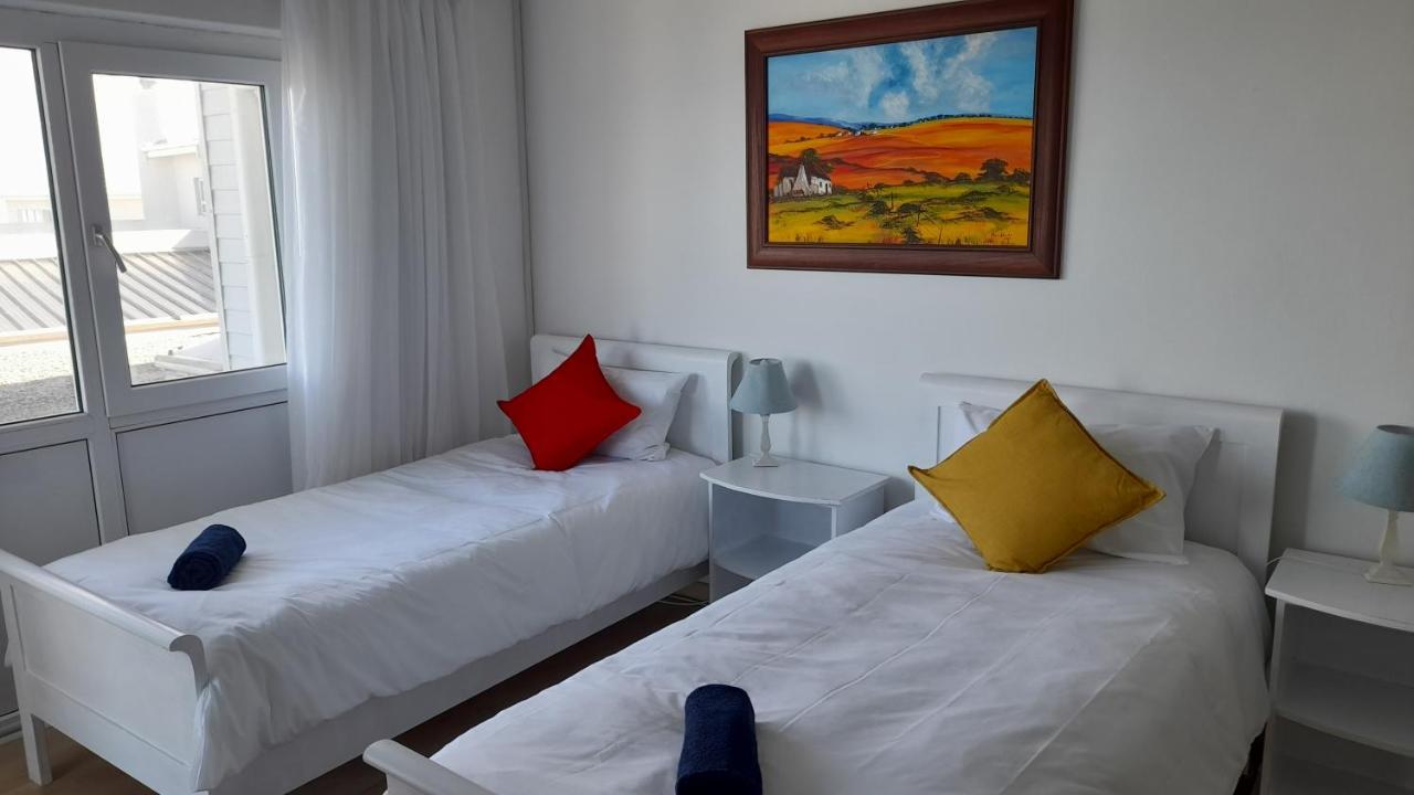 Swept Away Guesthouse - No-Loadshedding Yzerfontein Εξωτερικό φωτογραφία