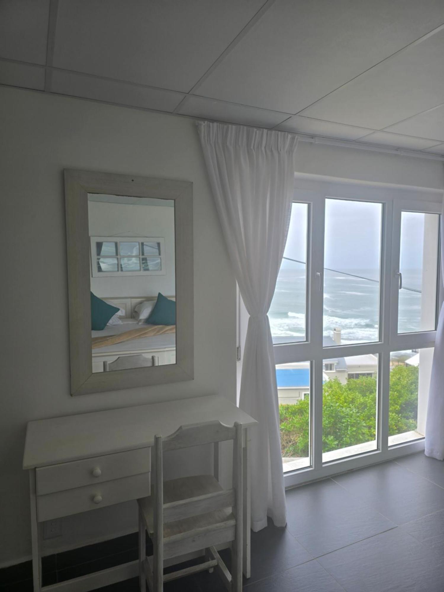 Swept Away Guesthouse - No-Loadshedding Yzerfontein Εξωτερικό φωτογραφία