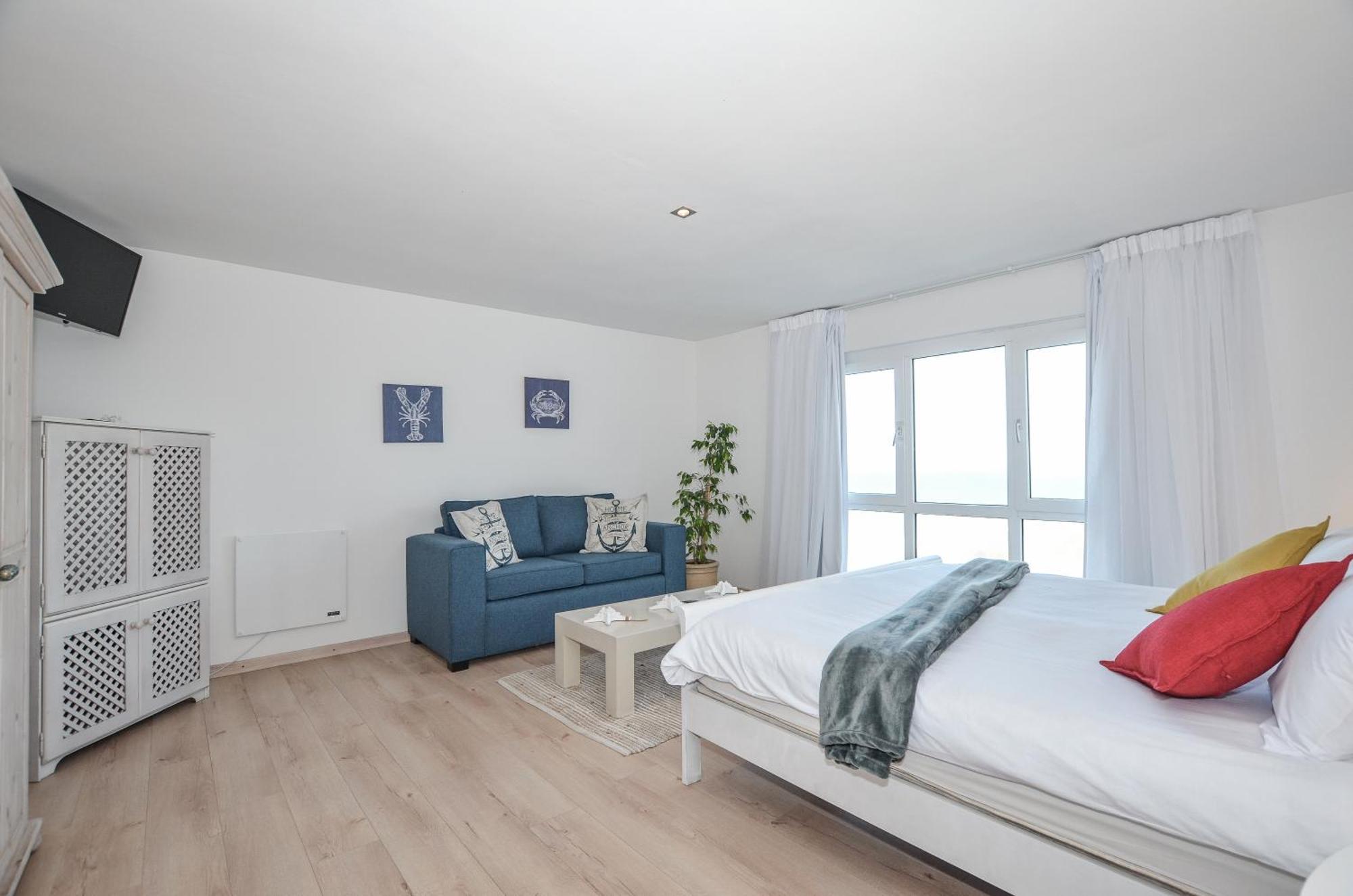 Swept Away Guesthouse - No-Loadshedding Yzerfontein Εξωτερικό φωτογραφία