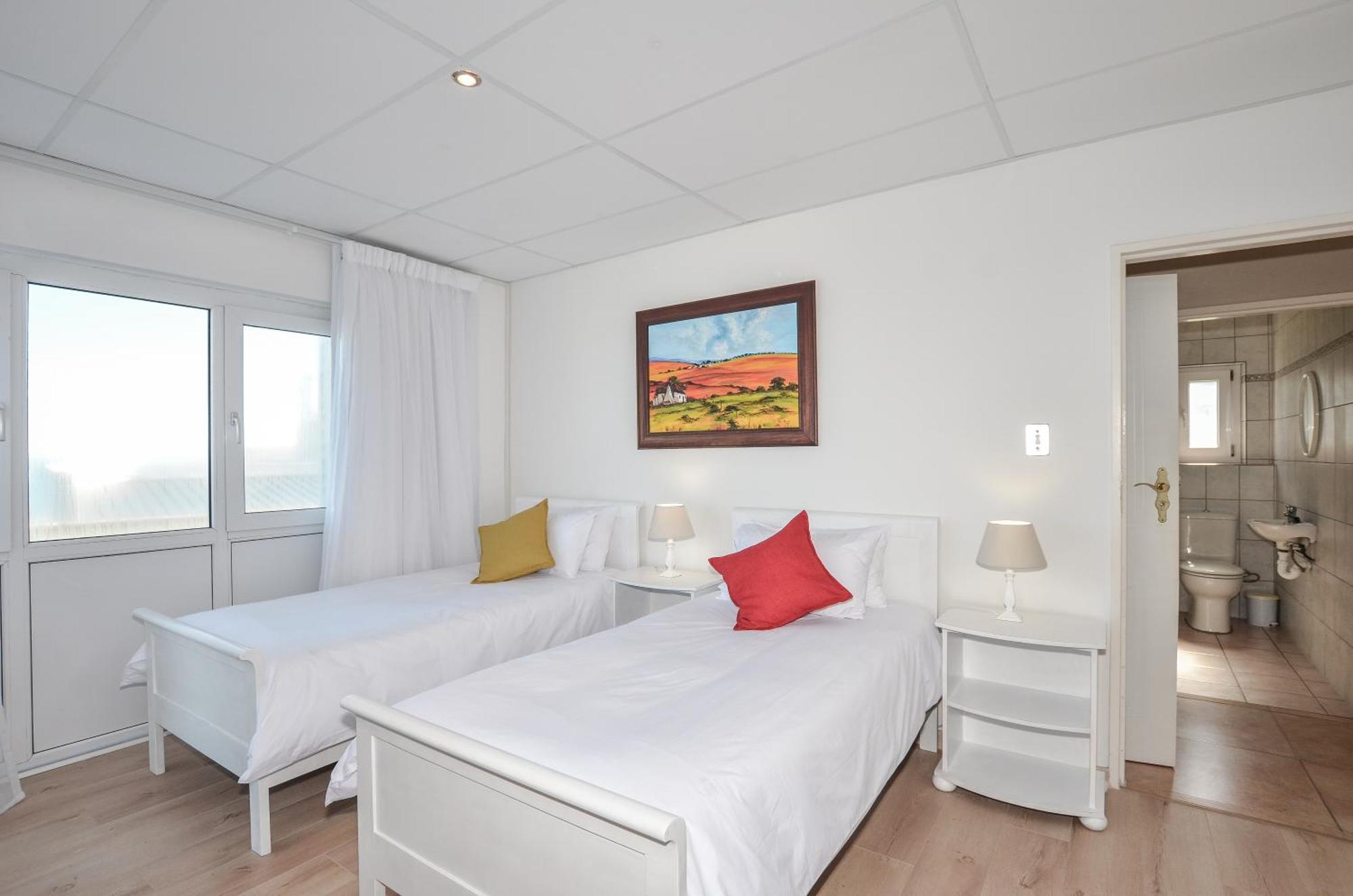 Swept Away Guesthouse - No-Loadshedding Yzerfontein Εξωτερικό φωτογραφία