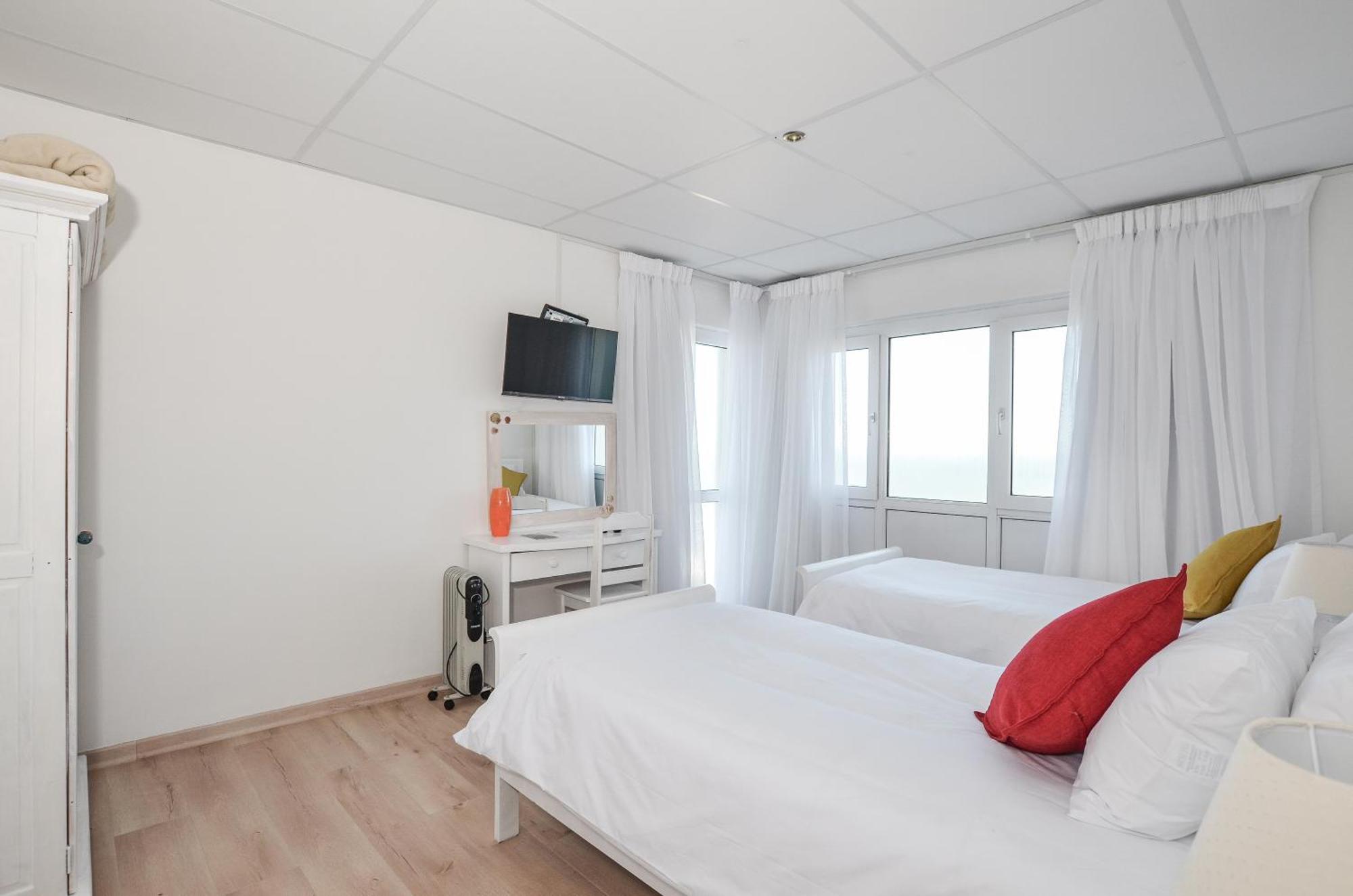 Swept Away Guesthouse - No-Loadshedding Yzerfontein Εξωτερικό φωτογραφία